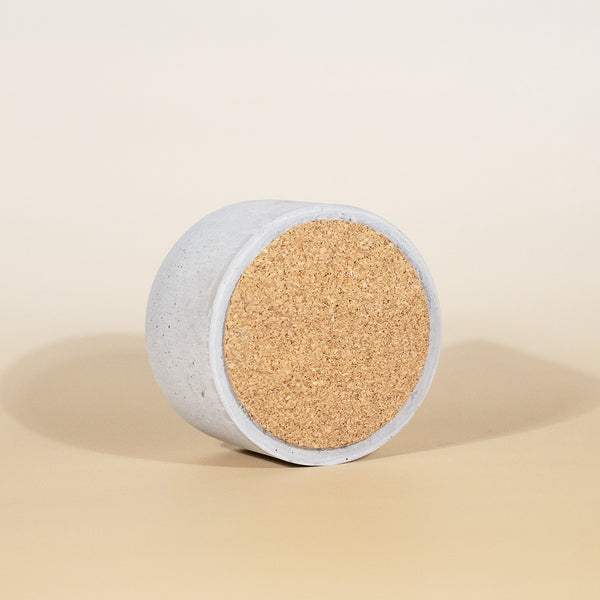 dessous contenant beton