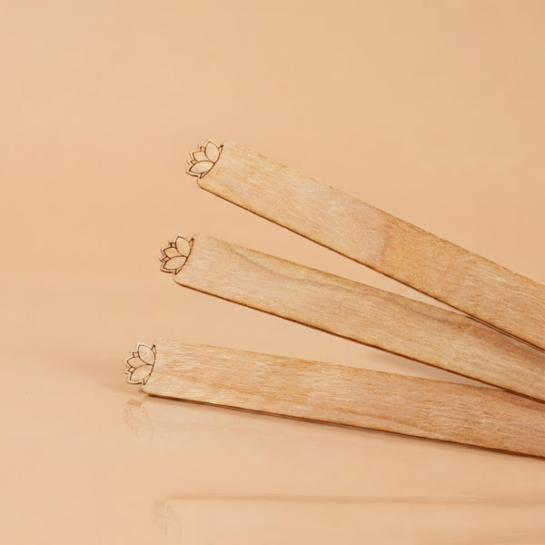 Stoppini in legno di ciliegio con fiore di loto